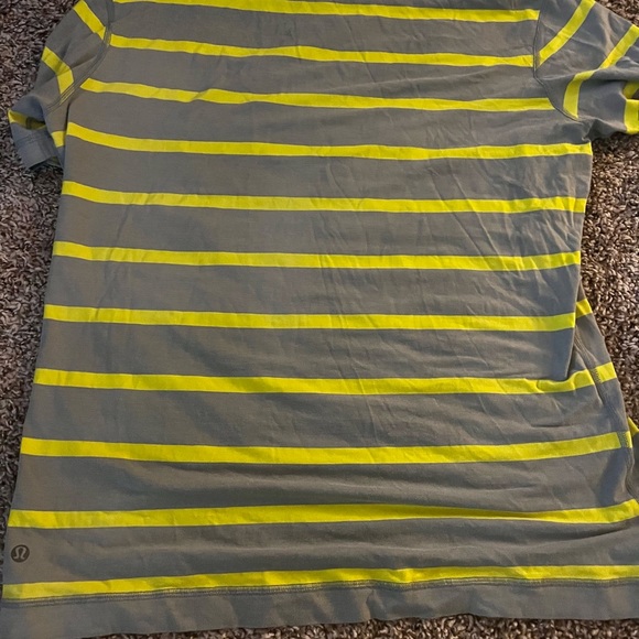 LULELEMON Shirt Medium LULU - Picture 2 of 3